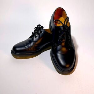 Dr. Martens, Smooth Leather Oxford, US size Men’s 6, Women’s 7